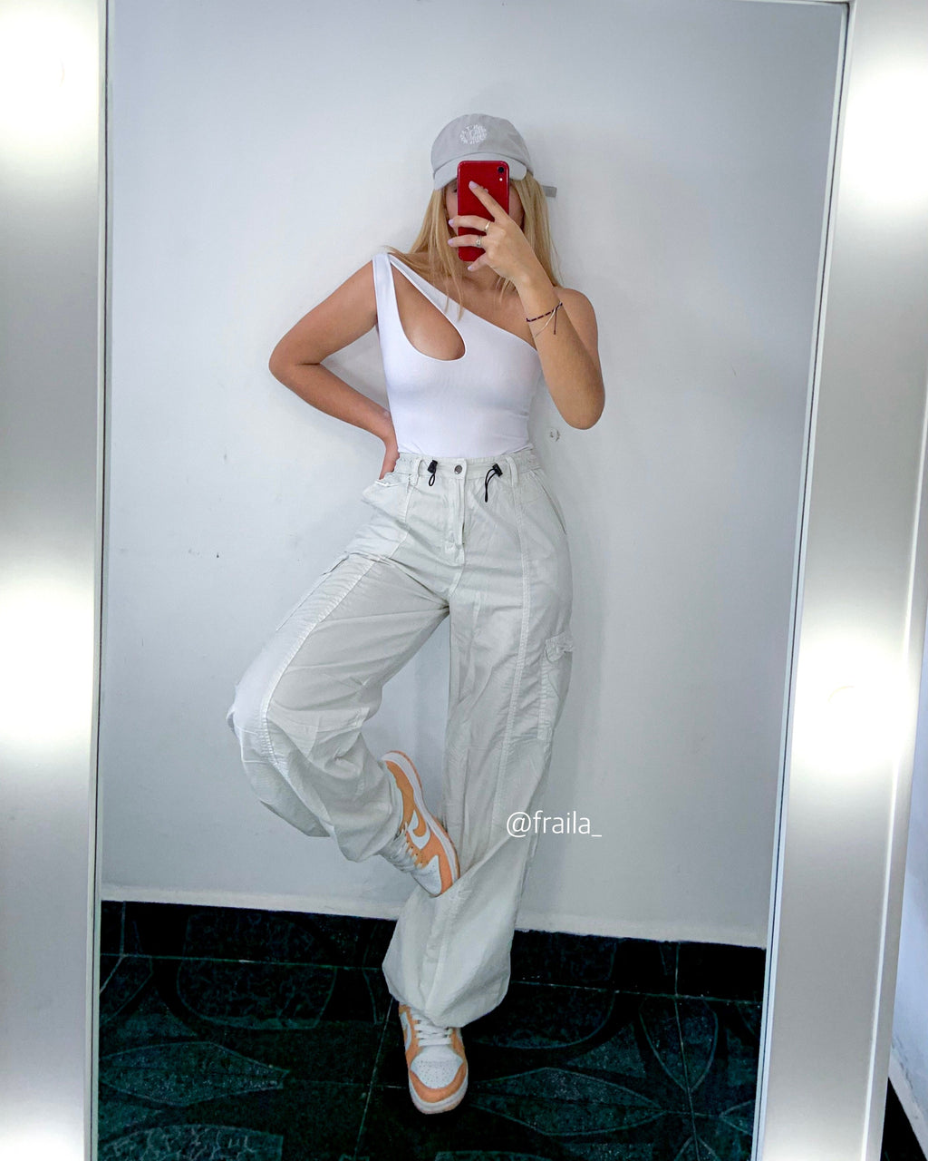 Ref 011 - Cargo Jean