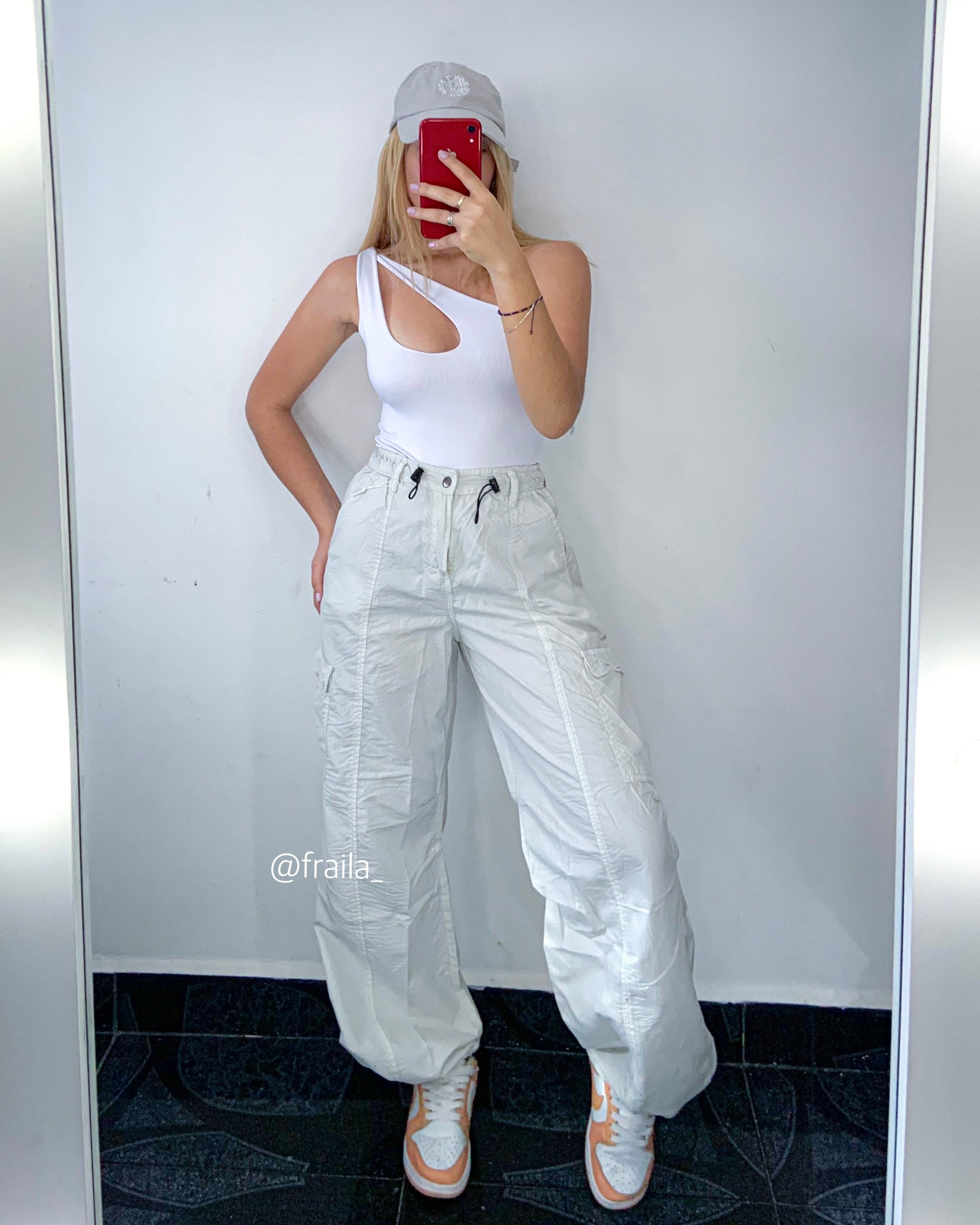 Ref 011 - Cargo Jean