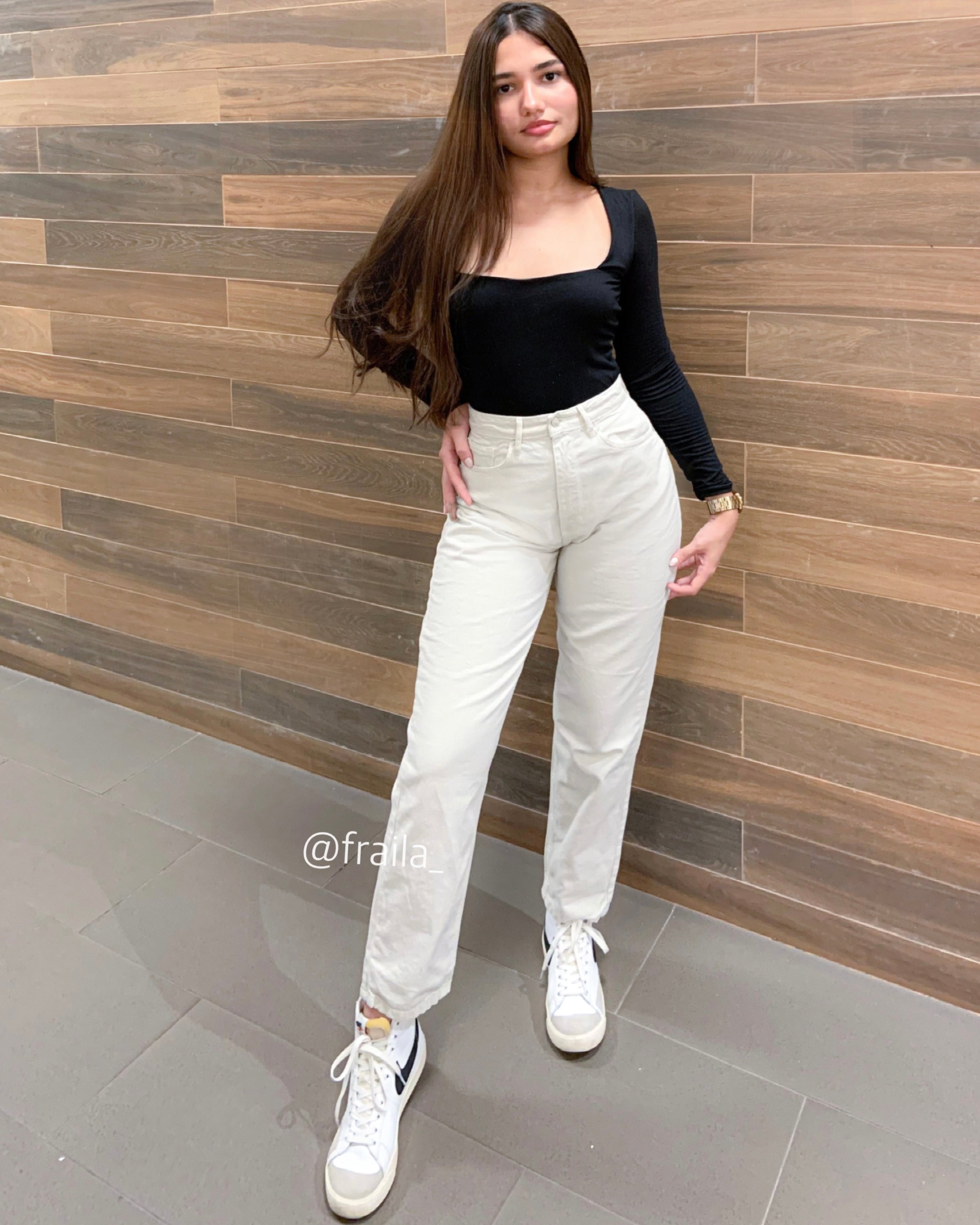Ref 013 - Mom Jean Tono Crema