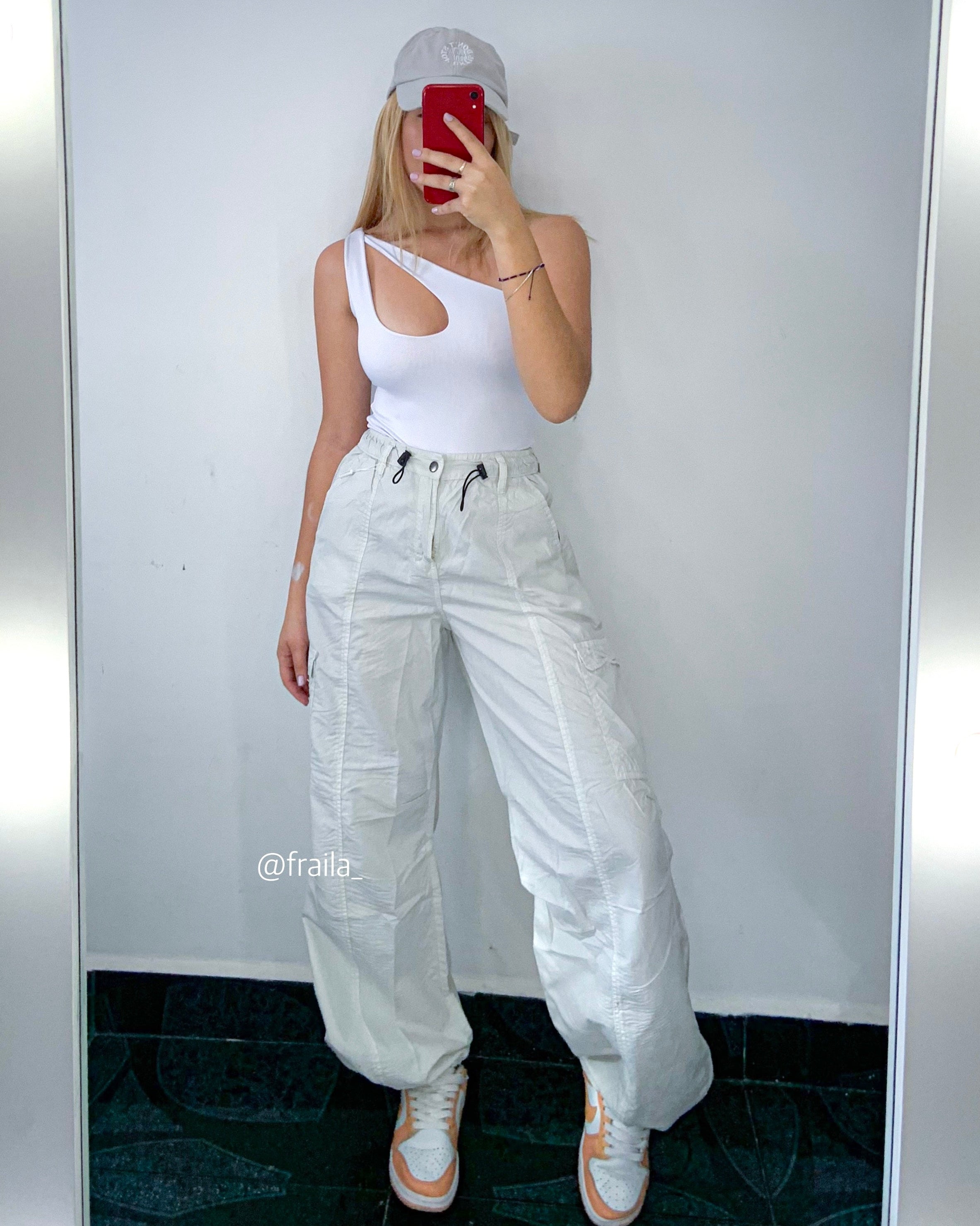 Ref 011 - Cargo Jean